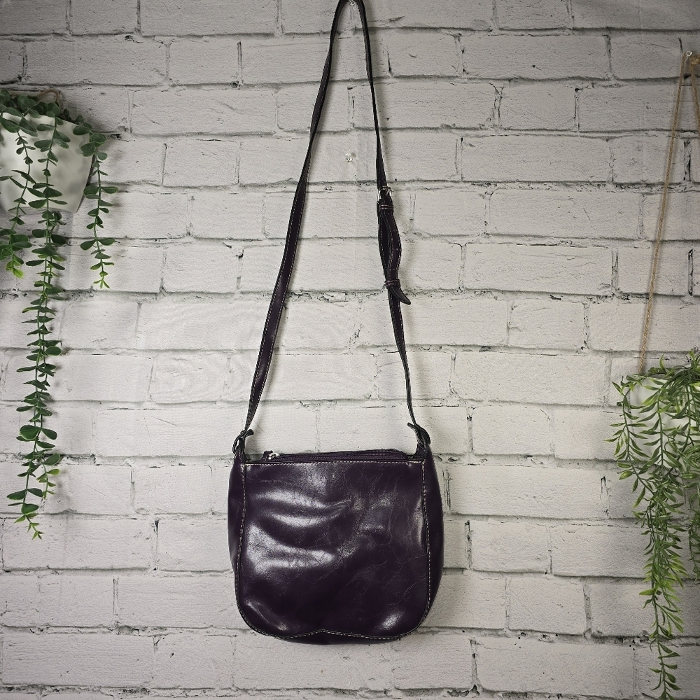 CHIC CROSSBODY LEATHER PURSE GLOSSY FINISH EGGPLANT COLORED LEATHER EUC